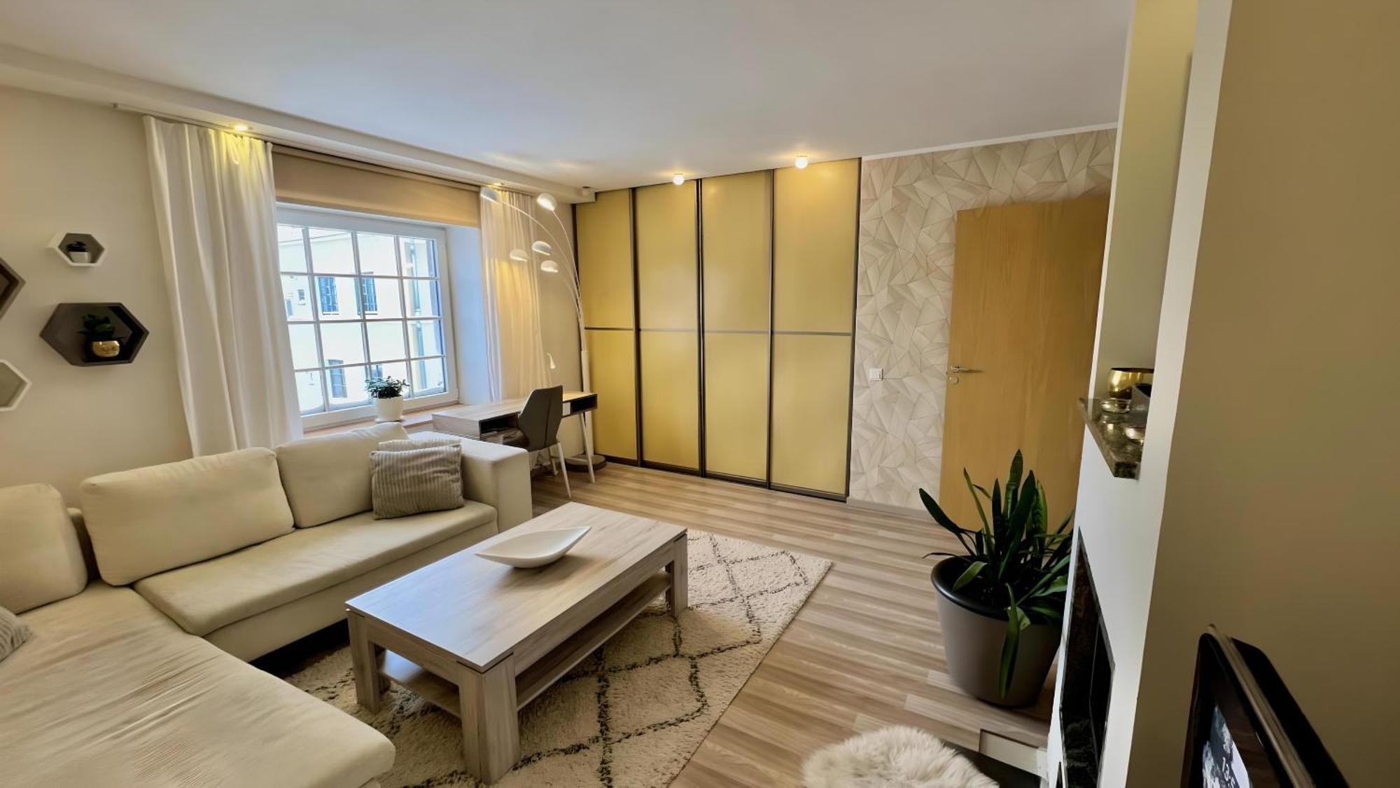 Historic Charm - Cozy Nordic Retreat In Time-Honored Residency Apartman Tallinn Kültér fotó